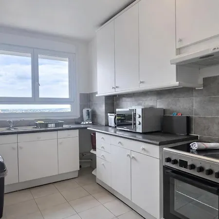 2 Mins From Train Station - Beautiful View On 17th Floor - Free Parking Space - 에피네쉬르세느강